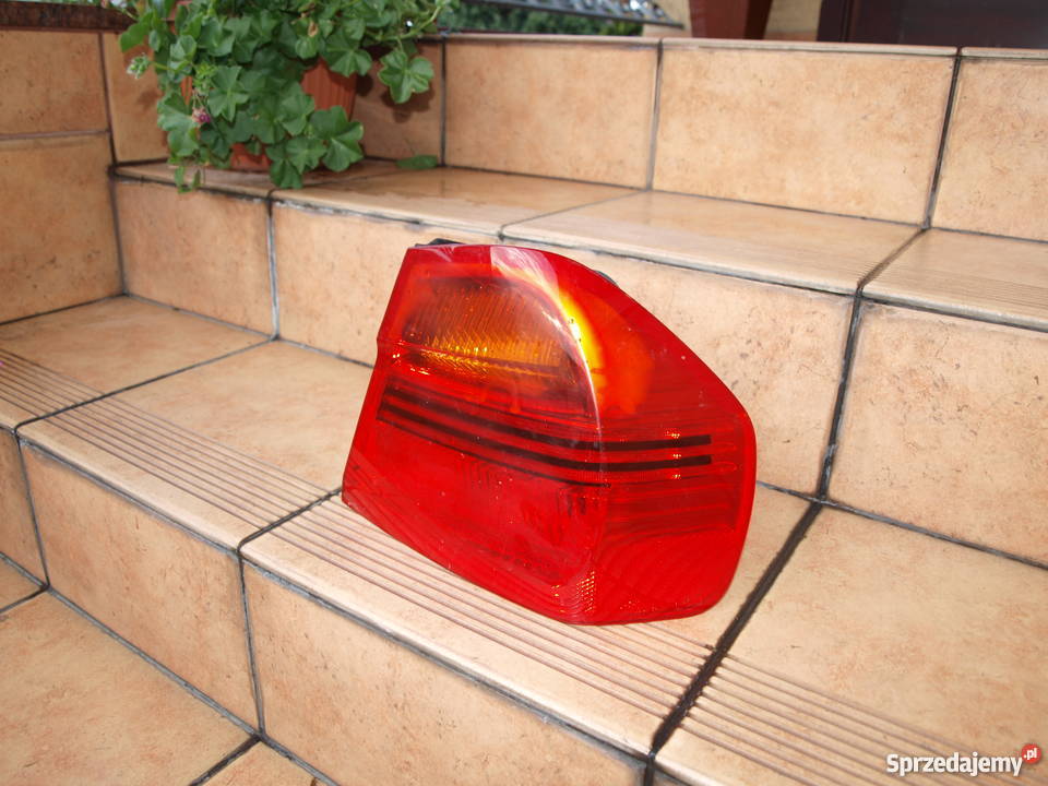 BMW 3 E90 lampa tylna prawa Sedan 2005 2009r osobowe wielkopolskie Kalisz