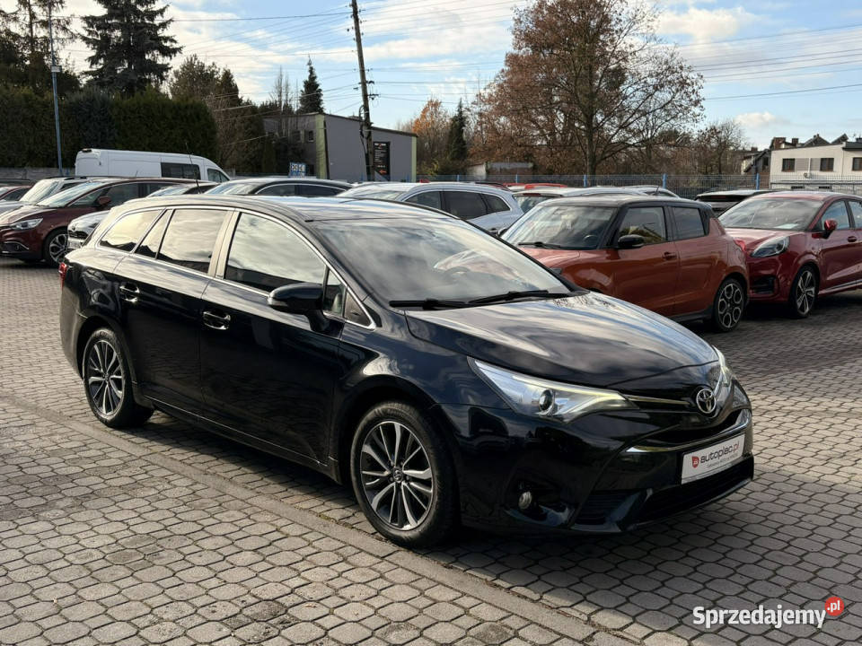 Toyota Avensis 18 146 Edition S KameraNavi benzyna