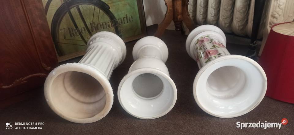 Postument ceramiczny 2 białe i w kwiatki Gdańsk