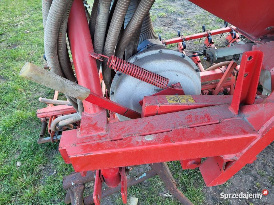 siewnik nadbudowany pneumatyczny Kverneland pomorskie Sztum