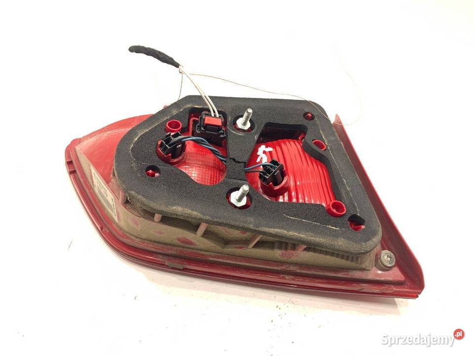 LAMPA TYŁ PRAWA WEWNĘTRZNA VW PASSAT B7 sprzedam