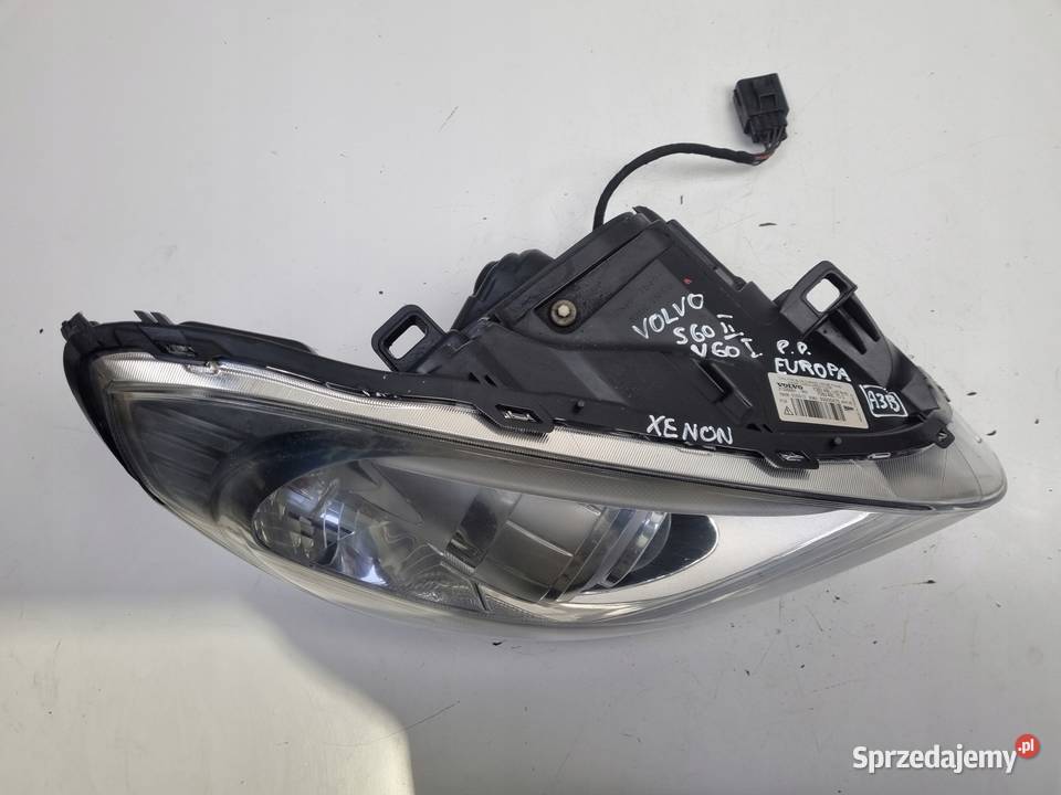 Volvo V60 S60 II PRZEDNIA LAMPA PRAWA prawy Janów sprzedam