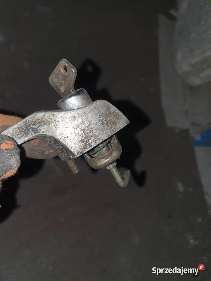 Zamki klamki do drzwi Wartburg z kluczami Drzwi Karoseria Warszawa sprzedam