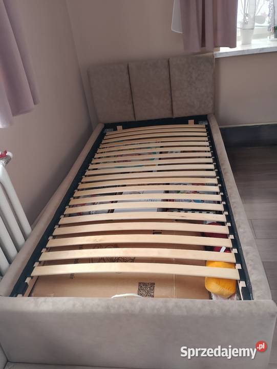 Łóżko tapicerowane ze stelażem Janów sprzedam