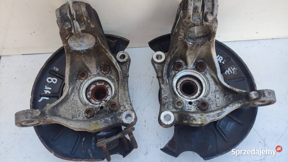 ZWROTNICA PIASTA VW PASSAT CC B7 PRAWA LEWA Piasty i łożyska kół Włoszczowa sprzedam