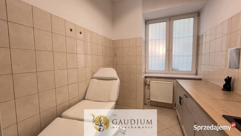 Lokal w centrum Gdyni z witryną pomorskie Gdynia