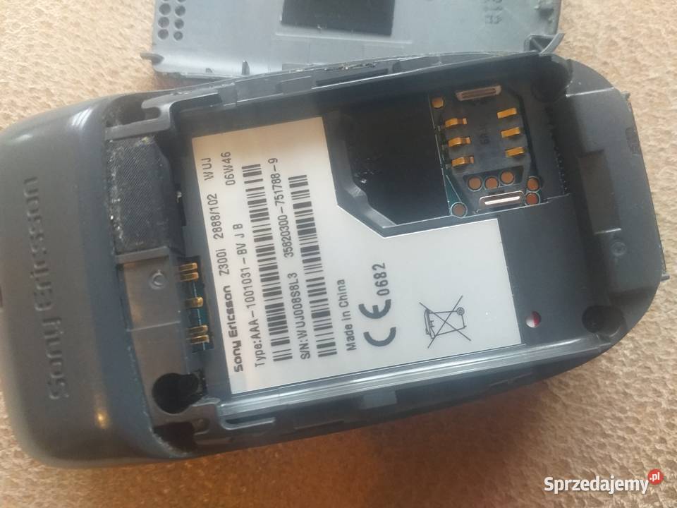 SONY Ericsson Z300i z300 telefon 300 z klapką Sandomierz sprzedam