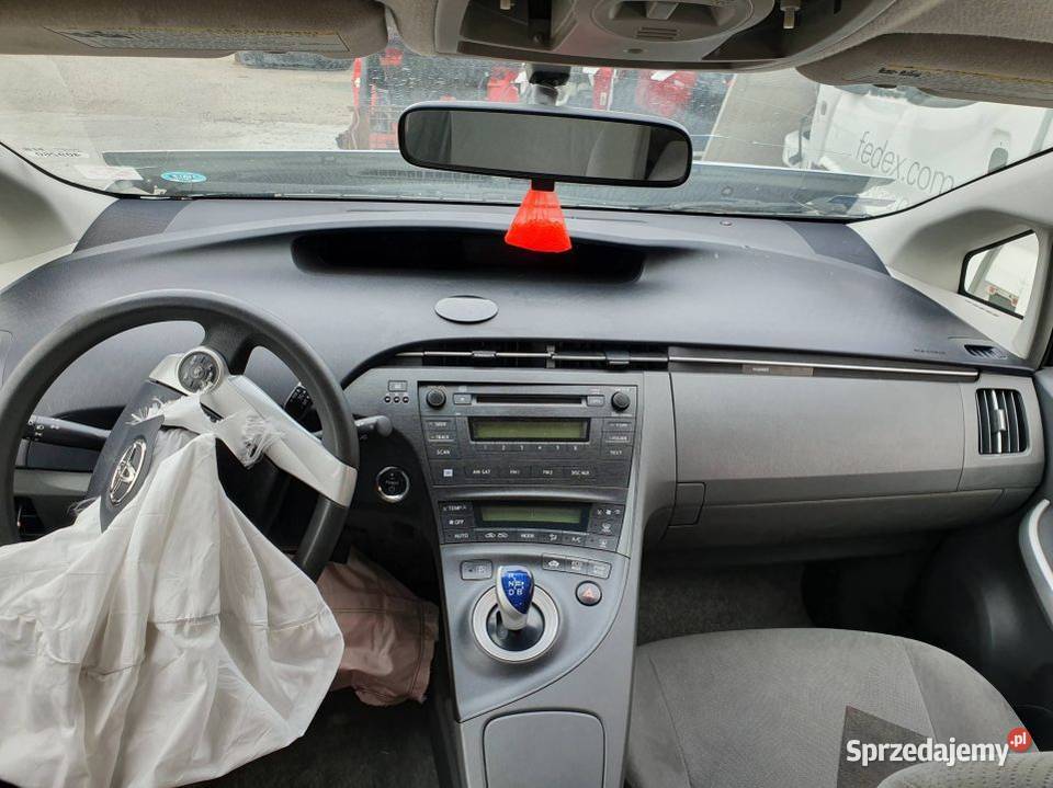 DESKA KOKPIT TOYOTA PRIUS III Lipno