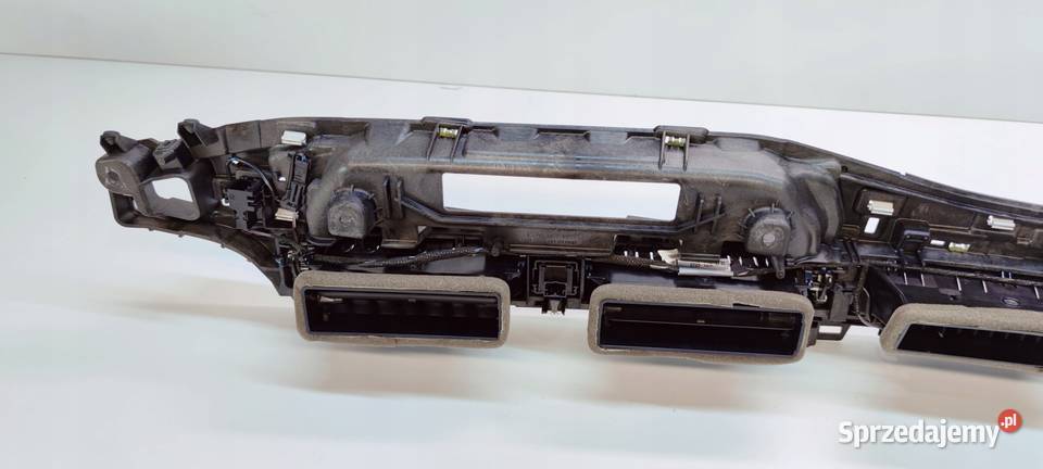 KRATKA NAWIEWU AUDI A4 B9 A5 8W1820902C Przystajń