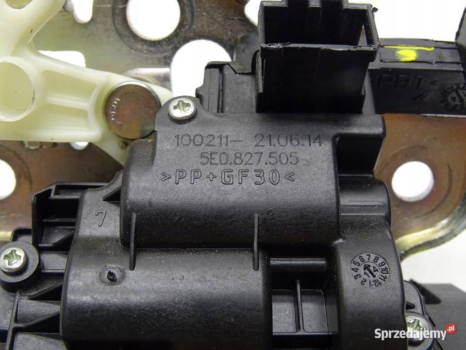 ZAMEK KLAPY BAGAŻNIKA TYŁ 5E0827505 SEAT TOLEDO