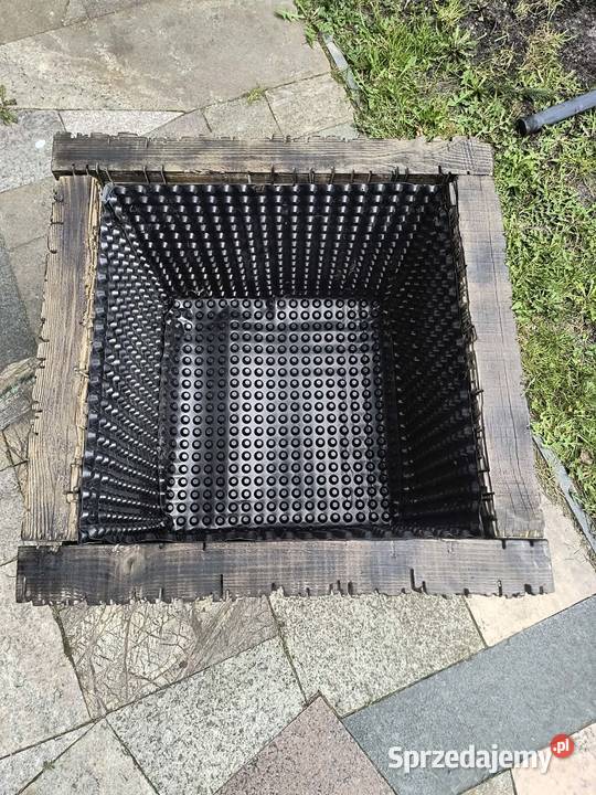 Drewniane donice ogrodowe