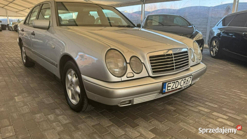 Mercedes E 220 W210 19952002 nieuszkodzony