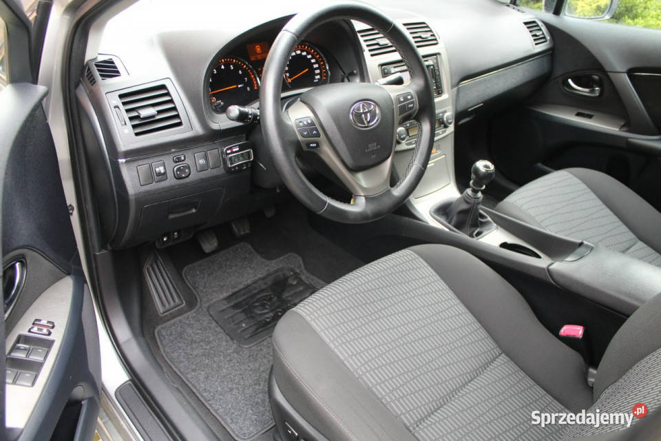 Toyota Avensis 147 Benzyna Przebieg 96 Sedan III klimatyzacja Lubań