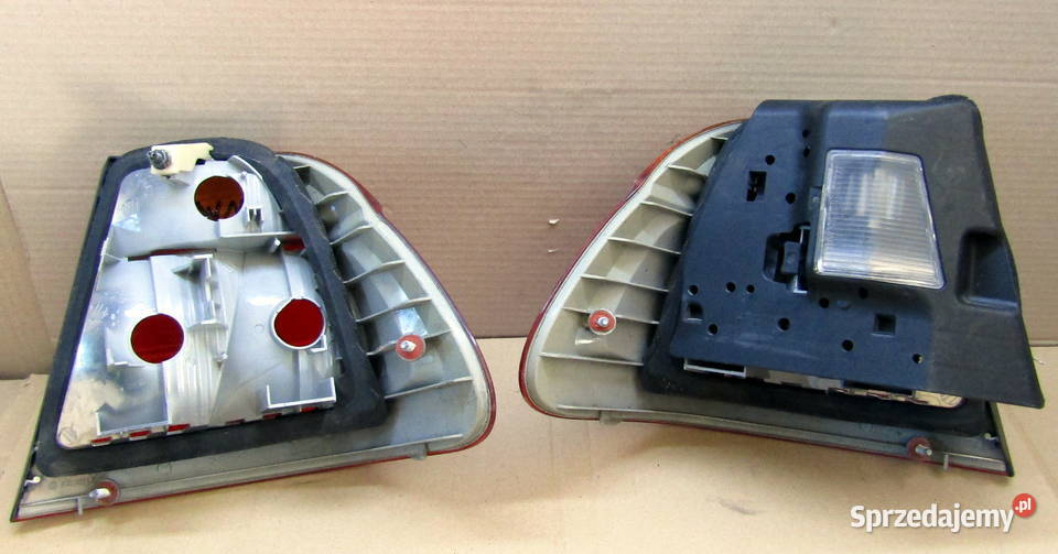 LAMPA TYLNA PRAWALEWA BMW 3 E46 SEDAN 8364922 Mysłaków