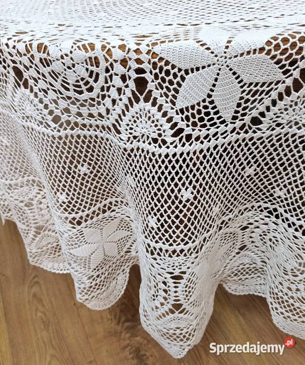 Unikalny świąteczny obrus szydełkowy Płatki Warszawa