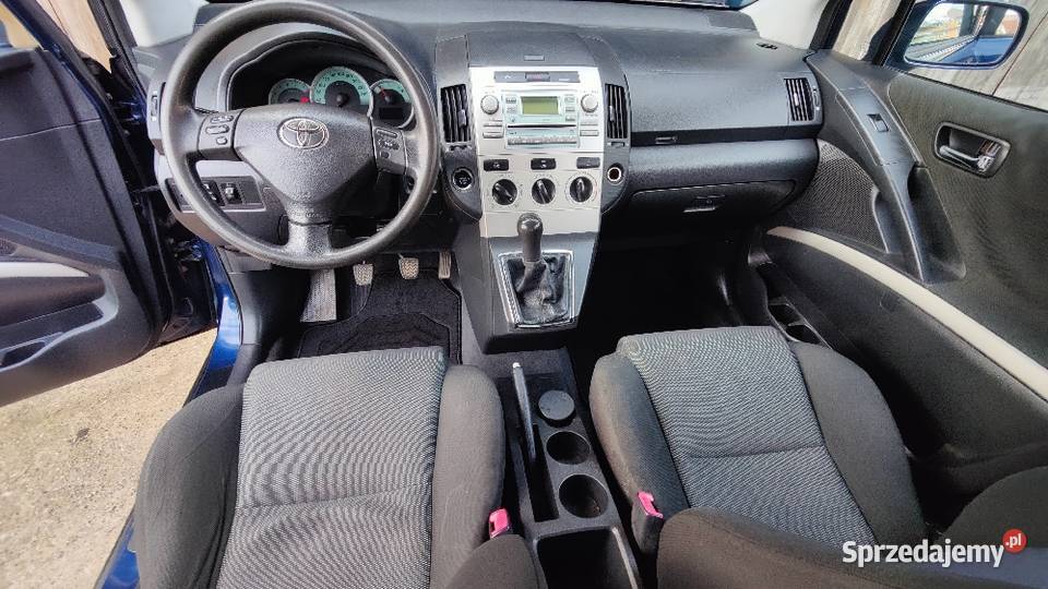 Toyota Corolla Verso 18vvti 7osobowa pierwszy Nieznaszyn sprzedam