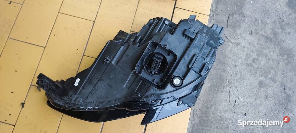 Lampy a3 8 y 24 ful LED USA na czesci Płock