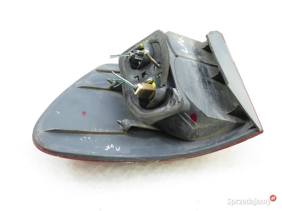 LAMPA LEWA TYLNA TOYOTA AVENSIS VERSO M2