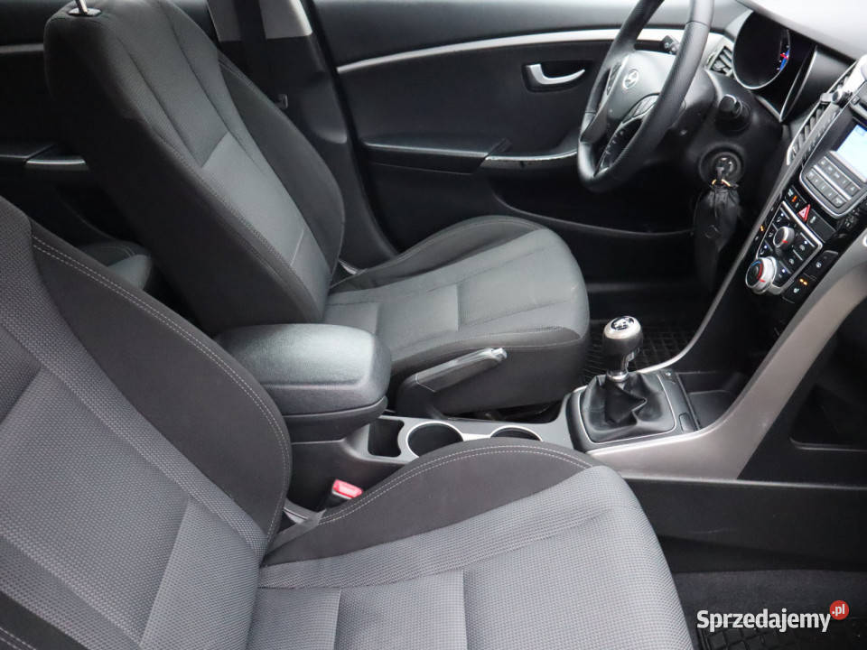 Hyundai i30 14 CVVT elektryczne lusterka sprzedam