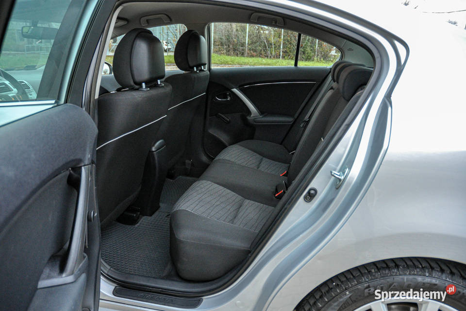 Toyota Avensis 18 147 2014 r Lift Salon Wrocław