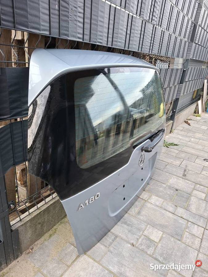 Tylna klapa z szybą mercedes w169 łódzkie Starowa Góra