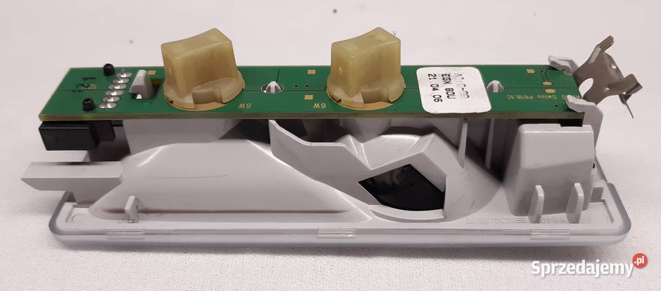 LAMPKA PODSUFITKI KABINY TYŁ BMW E90 E91 6950087 Mielęcin