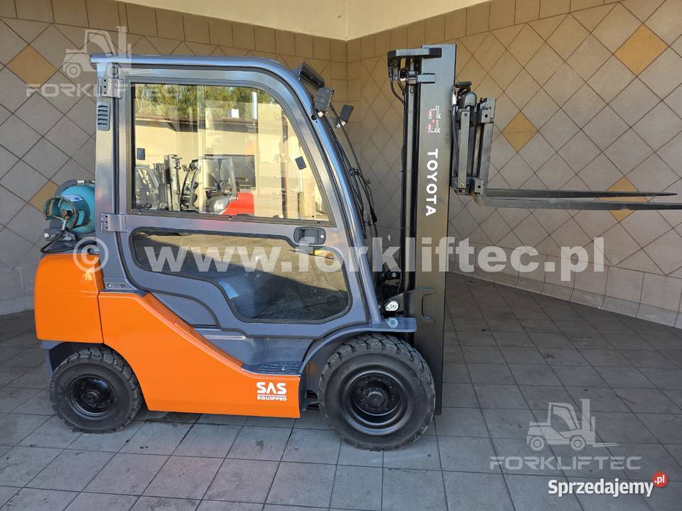 Wózek Widłowy TOYOTA 8FGF25 przesuw wolny skok Wózki widłowe