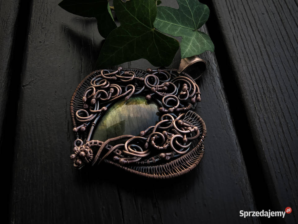 Unikatowy miedziany wisior złotofioletowy