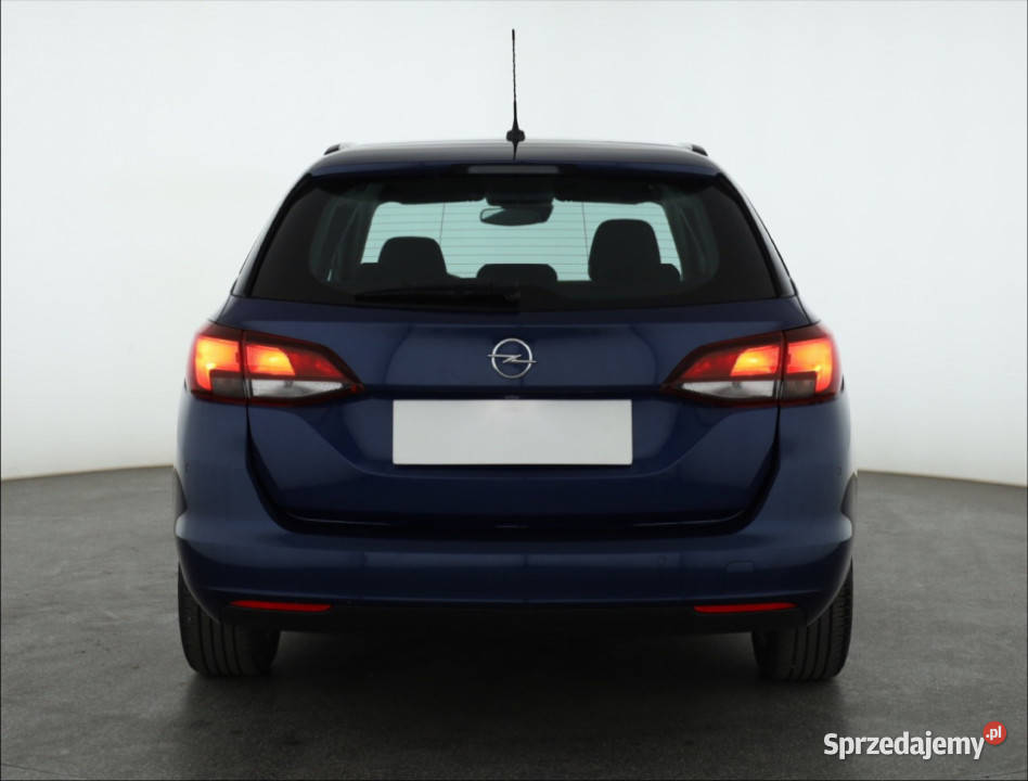 Opel Astra 12 Turbo światła przeciwmgielne