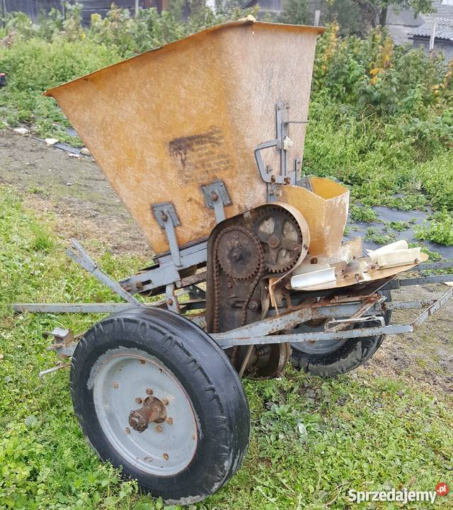 Rozsiewacz KOS Miechów sprzedam