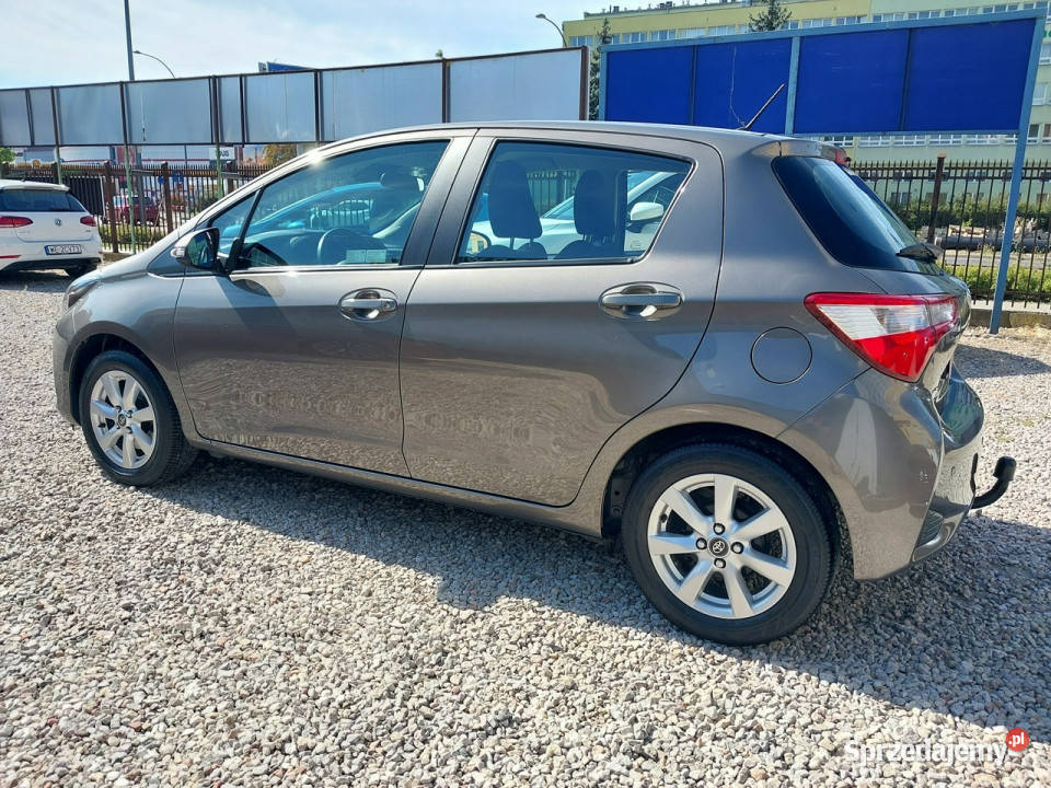Toyota Yaris 1500 benz SALON Kamera Tempomat Warszawa