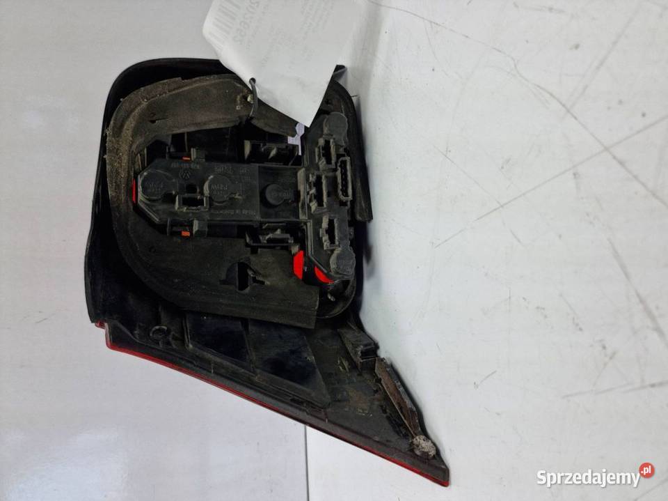 LAMPA PRAWA TYŁ VOLKSWAGEN GOLF IV 1J6945257 osobowe kujawsko-pomorskie Lipno