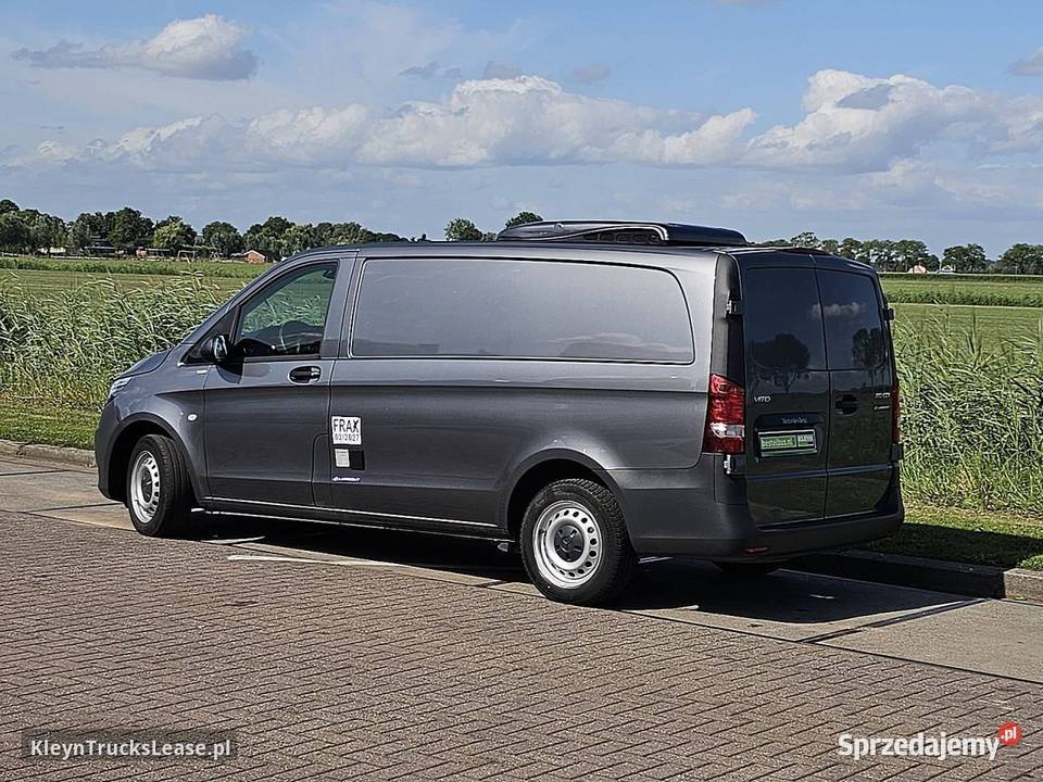 MercedesBenz VITO 110 L2 chłodnia LED 4x2 2021 nieuszkodzony