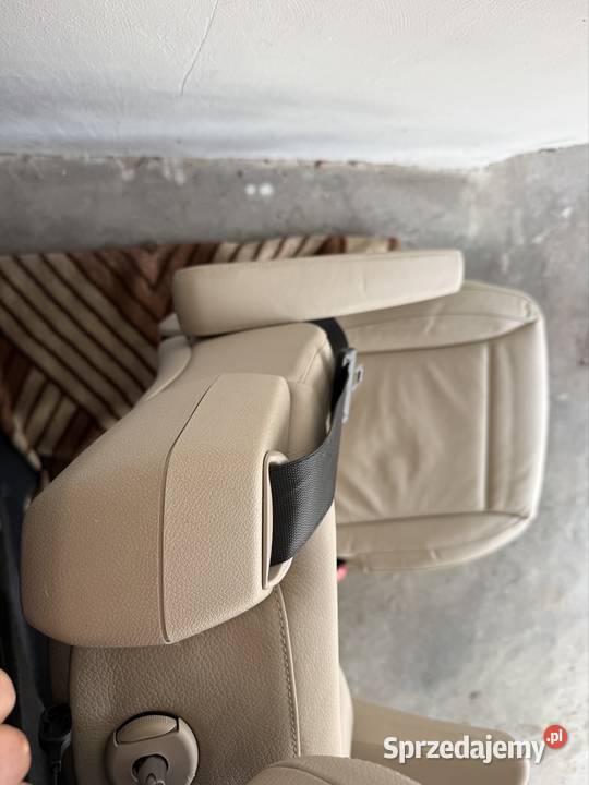 Fotel tylny wpinany w szynę Poznań