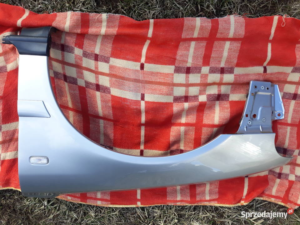 Blotnik Audi A4 B5 Lift kolor LY7W srebrny