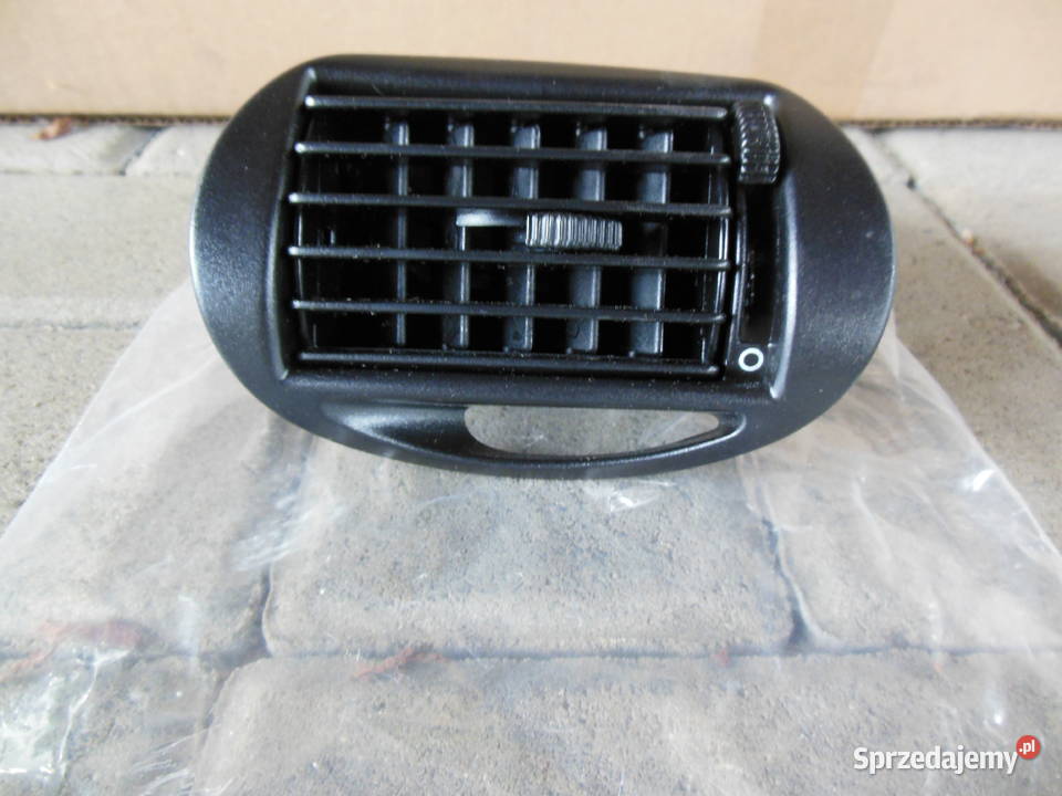 DYFUZOR NAWIEWU POWIETRZA PRAWY NA DESCE