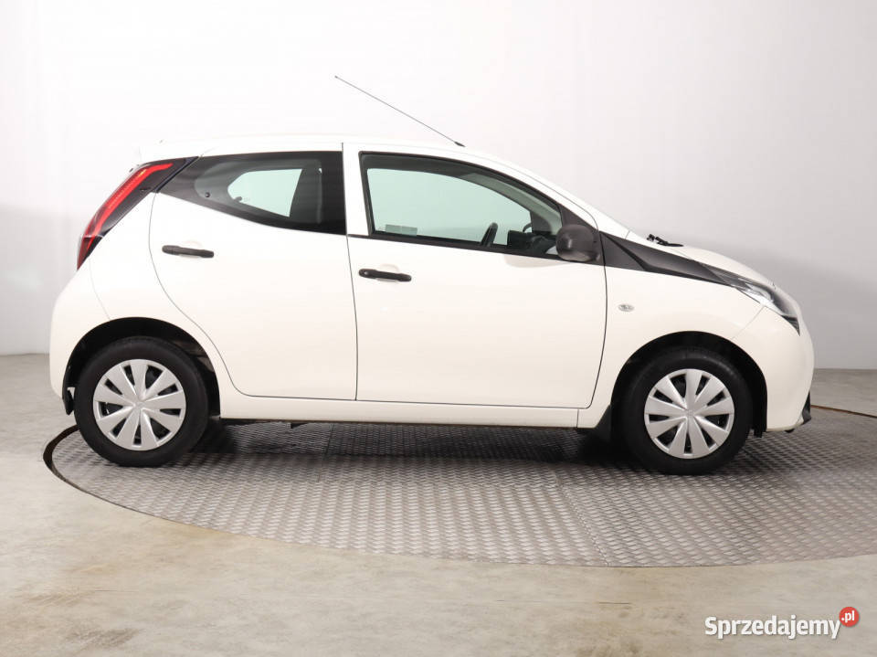 Toyota Aygo 10 VVTi manualna śląskie Katowice sprzedam