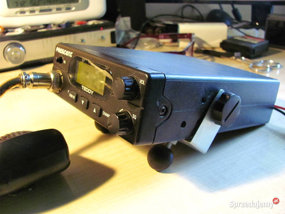 Radio CB President Teddy z mikrofonem CB radia