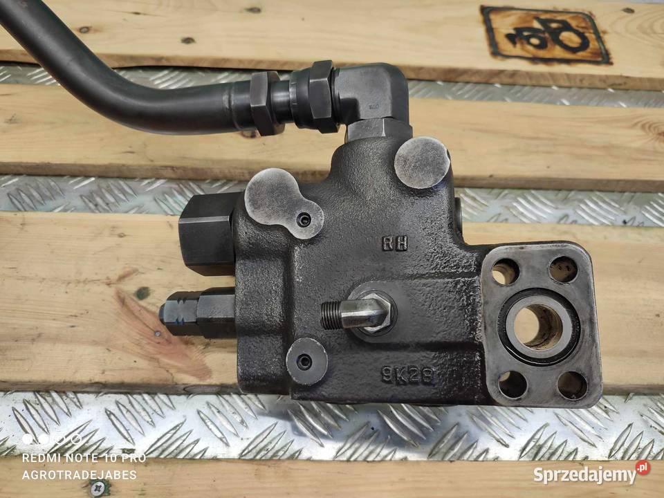 Zamek siłownika łyżki Volvo EC260 14575234 Pozostałe Wilkowo