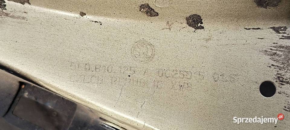 ĆWIARTKA LEWA PRZÓD SKODA OCTAVIA III osobowe Części samochodowe