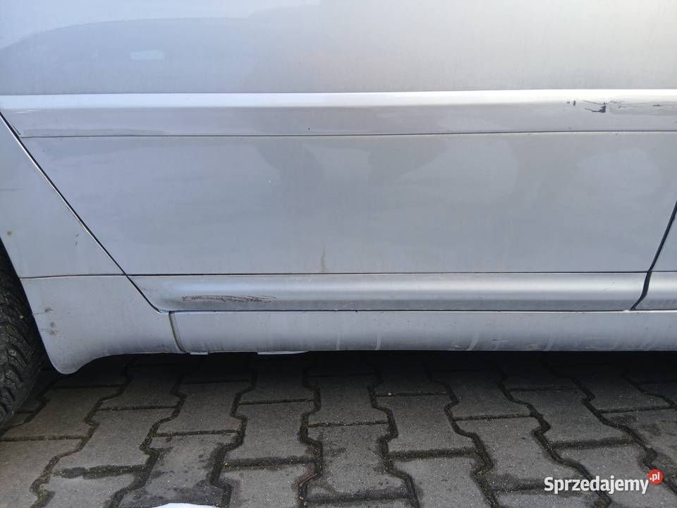 Listwa drzwi dolna prawy tył Audi A6 C5 2002 Szczerbice