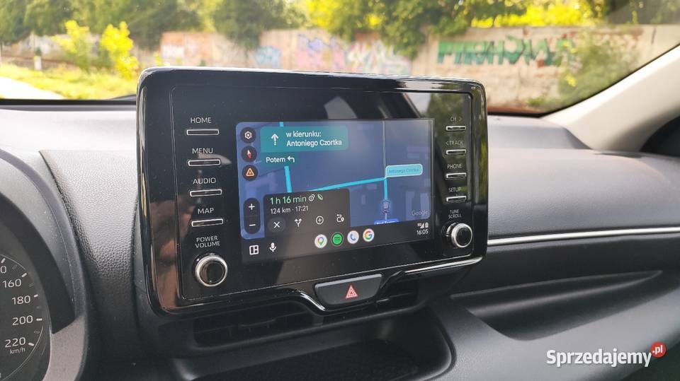 Toyota Yaris 15 125 benzynaLPG polski salon serwisowany w ASO kujawsko-pomorskie Grudziądz