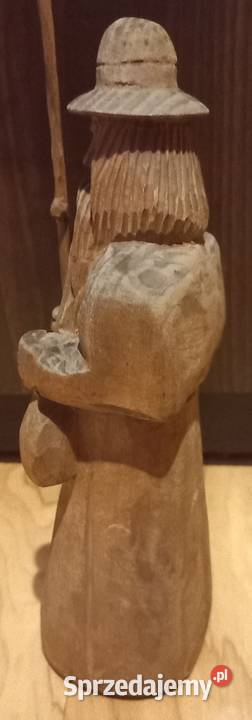 Drewnisna figurka wedrowca Pabianice