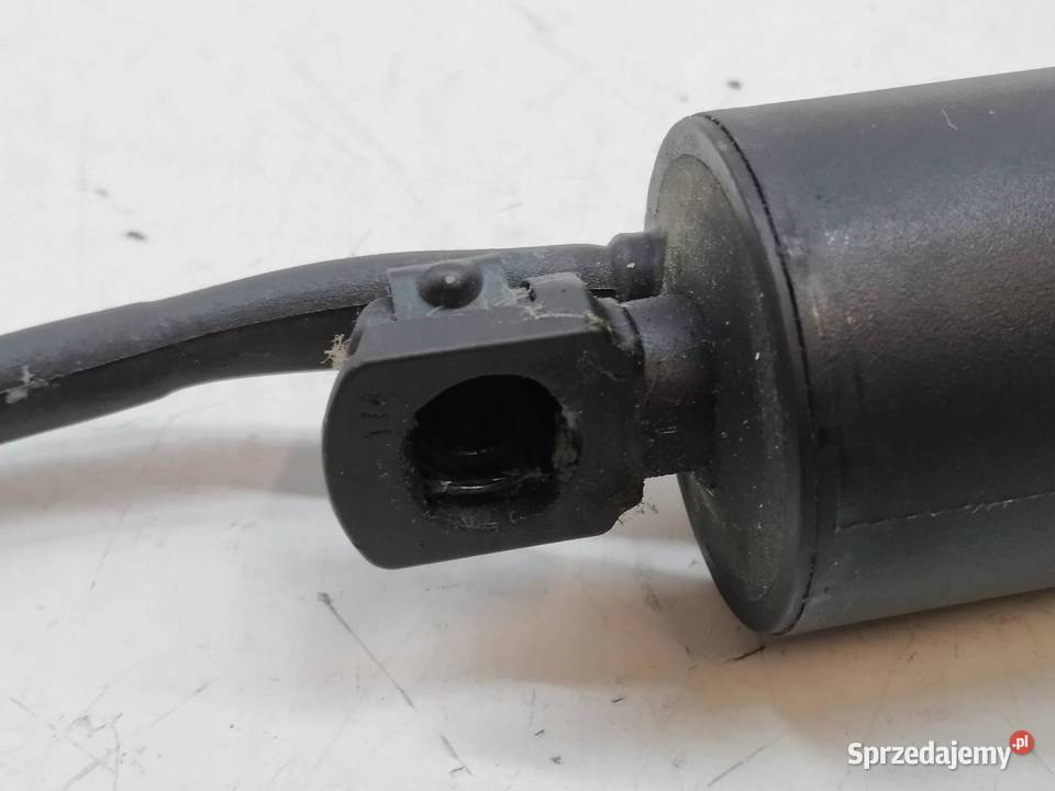 SIŁOWNIK KLAPY BAGAŻNIKA TYŁ HB 3P3827851A Skoda