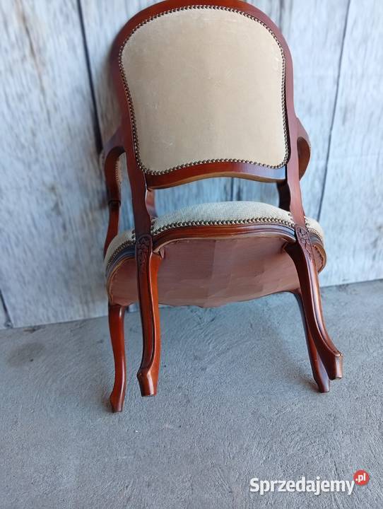 fotel w stylu Ludwikowskim z podnóżkiem 384