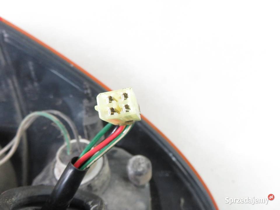 LAMPA PRAWA TYLNA SUZUKI LIANA SEDAN