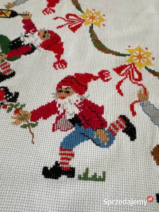 obrus ręcznie haftowany krasnoludki rękodzieło biały Zabrze