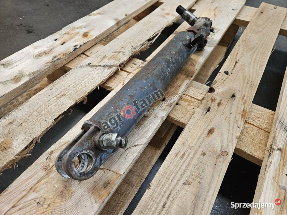 Siłownik FWD Ford 8770 8670 8870 Byków sprzedam