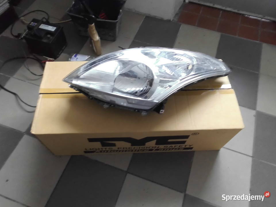 lewy reflektor suzuki swift mk7 2010 roku NOWY lewe sprzedam