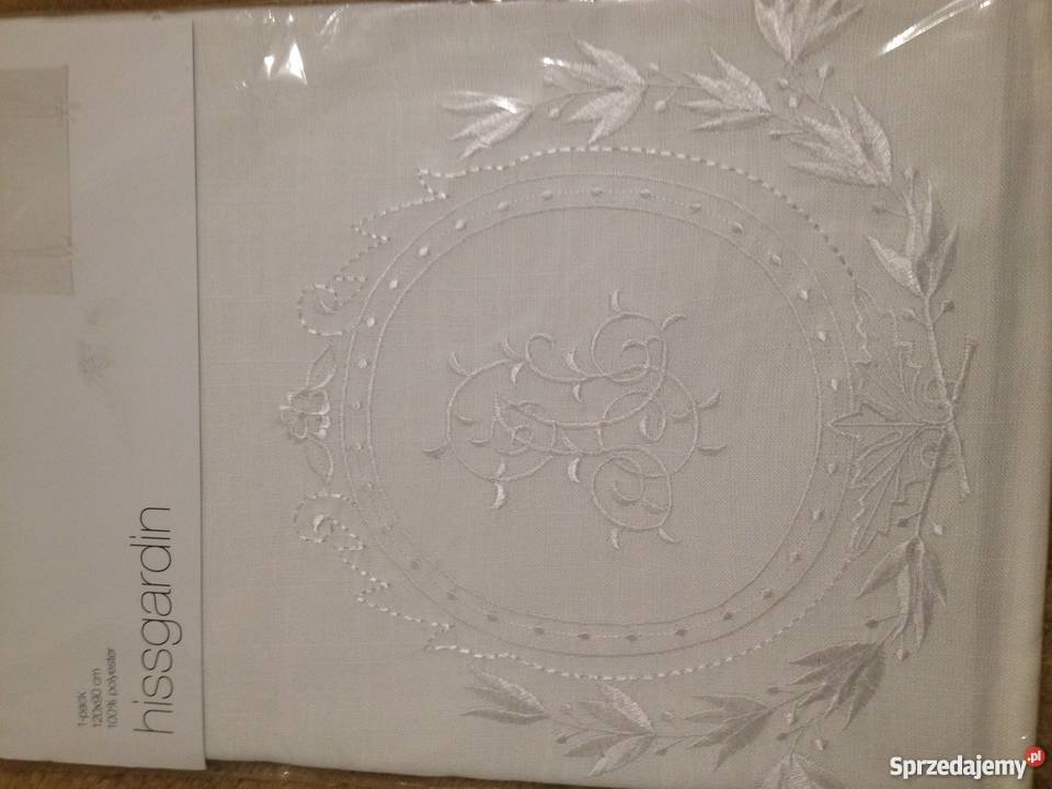 Piękna haftowana firanka biały